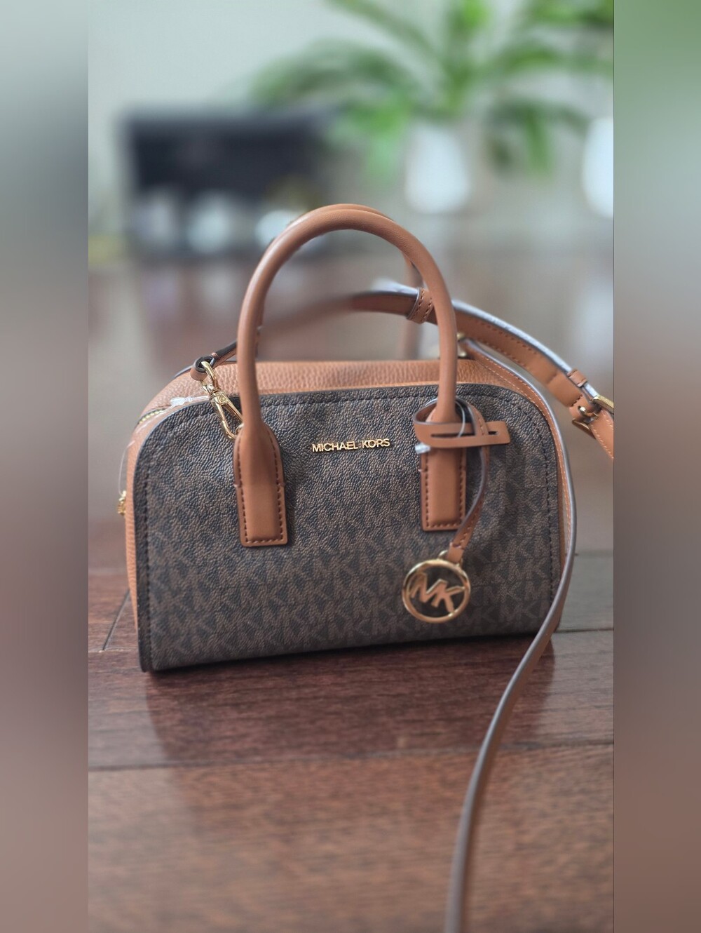 NWT Michael Kors Ashton Small Signature Logo Messenger Bag Brown